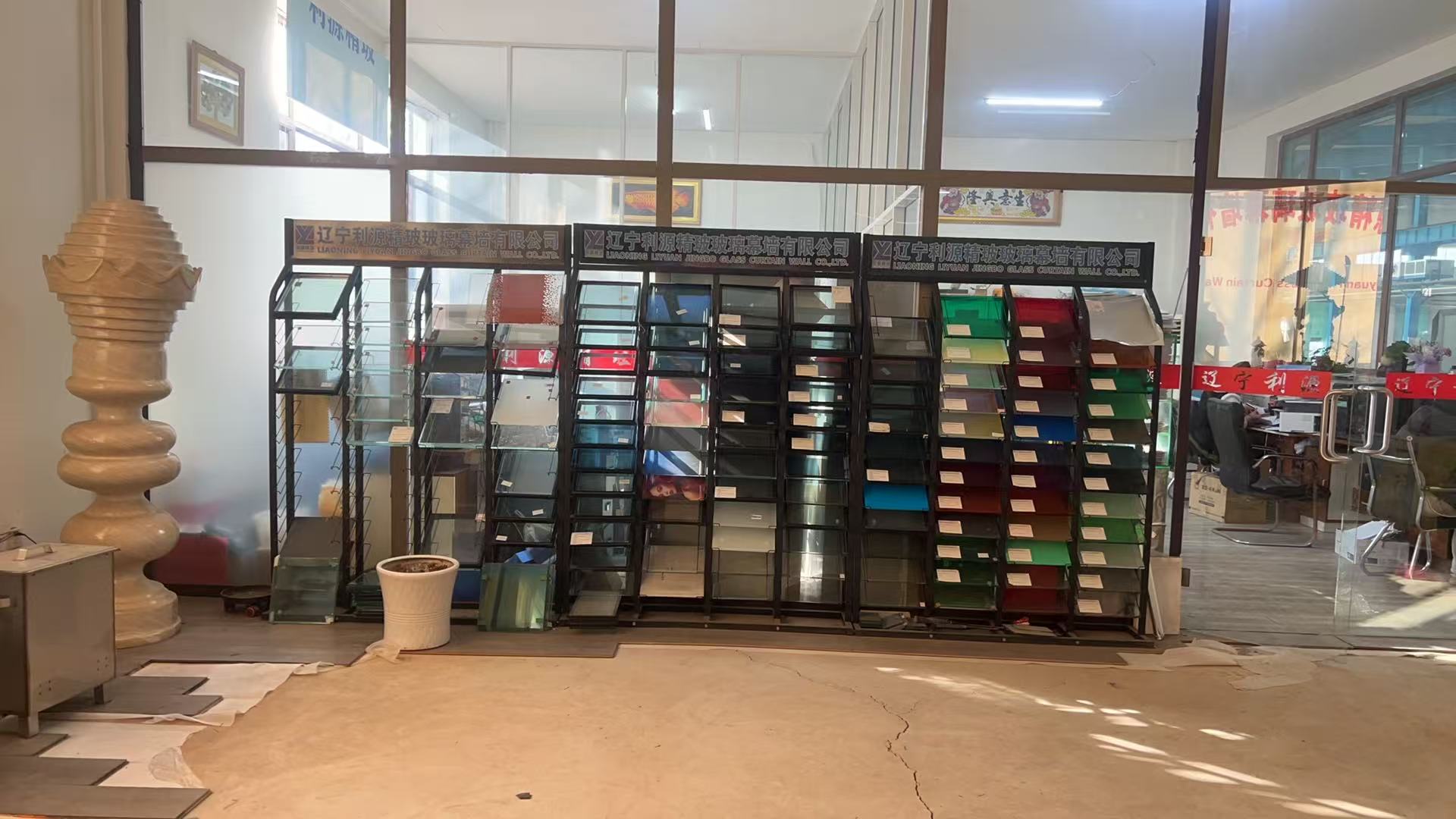 攀枝花市工程玻璃批量采购夹层夹丝玻璃 - 一站式服务